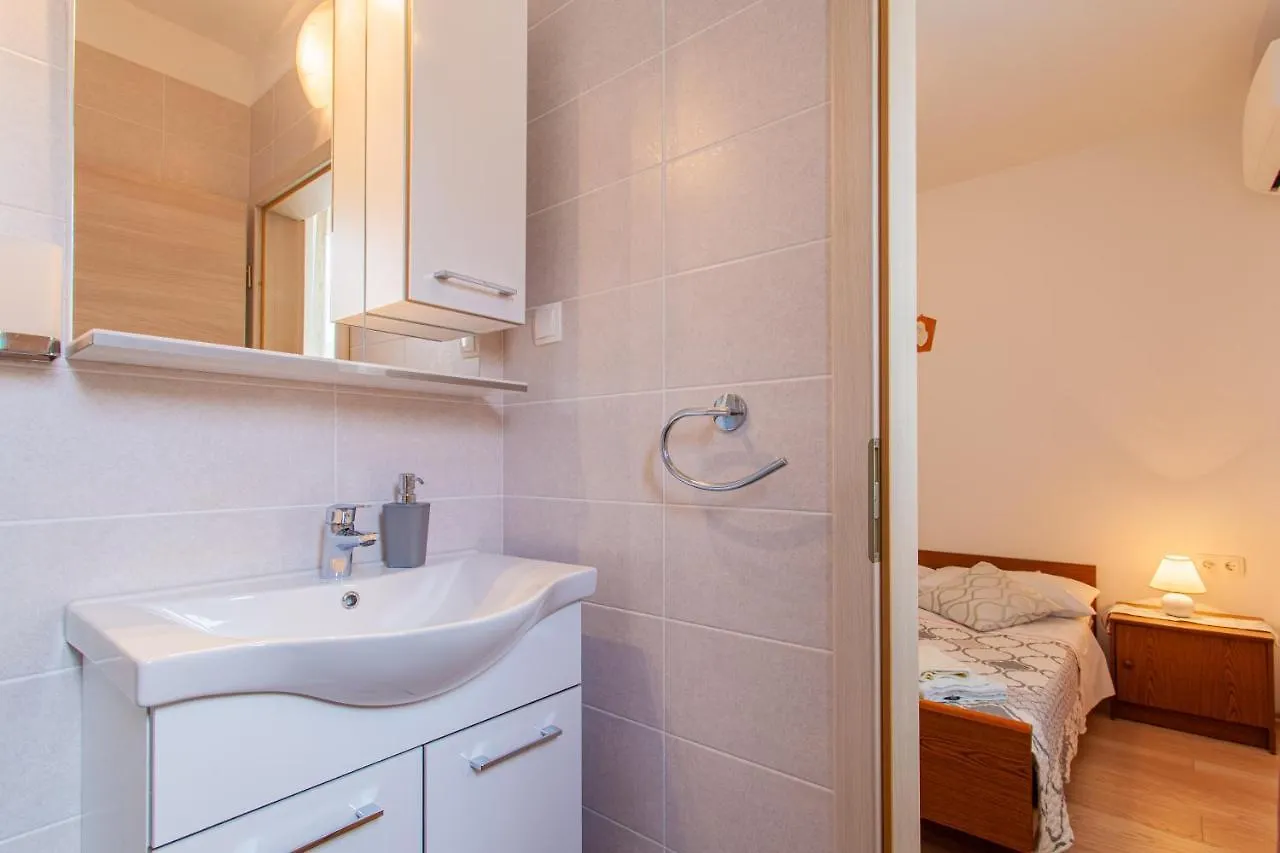 Guest house Room Laudina Cres
