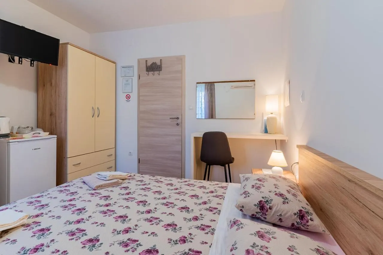 Guest house Room Laudina Cres