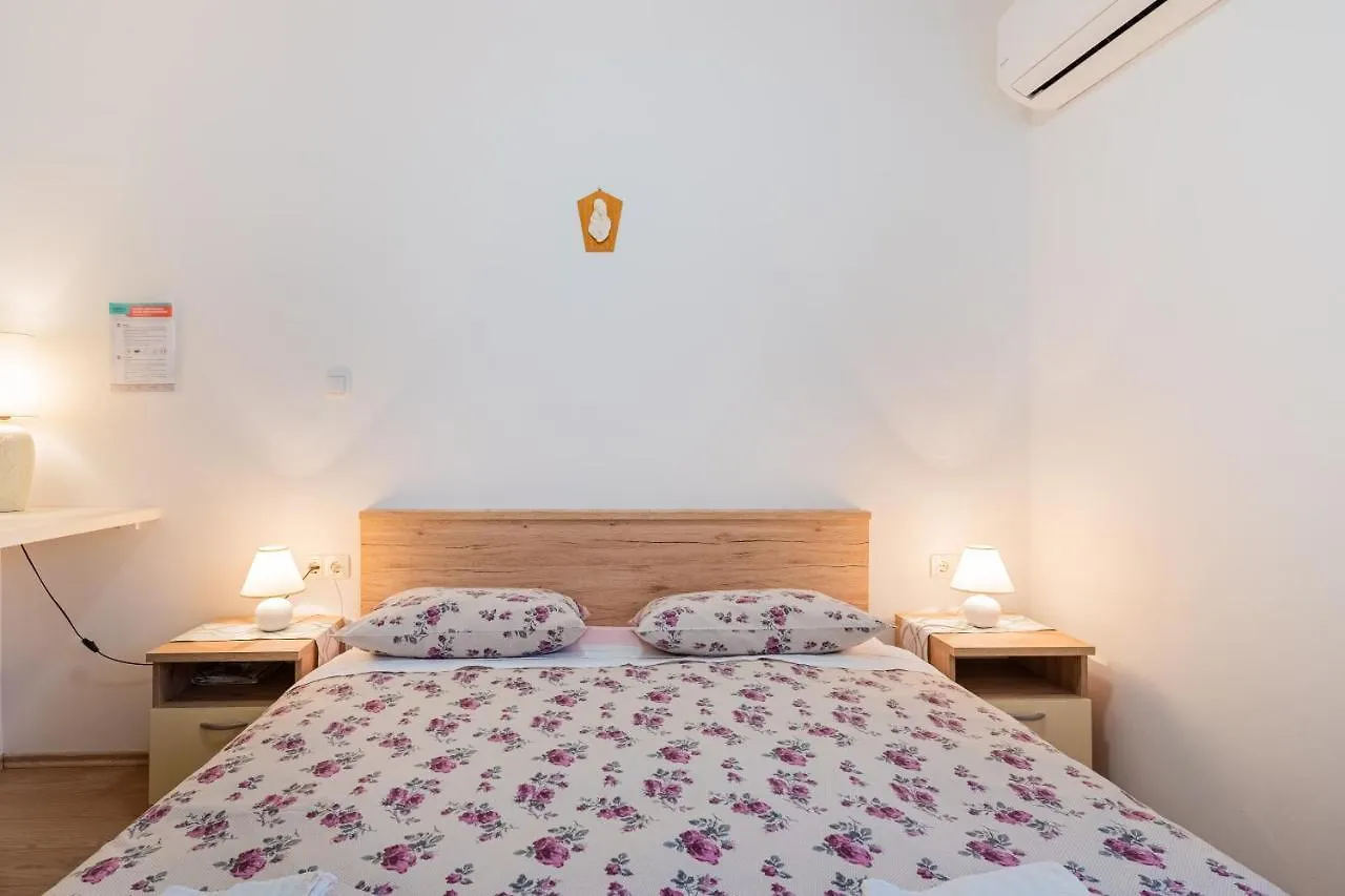 Room Laudina Cres Guest house